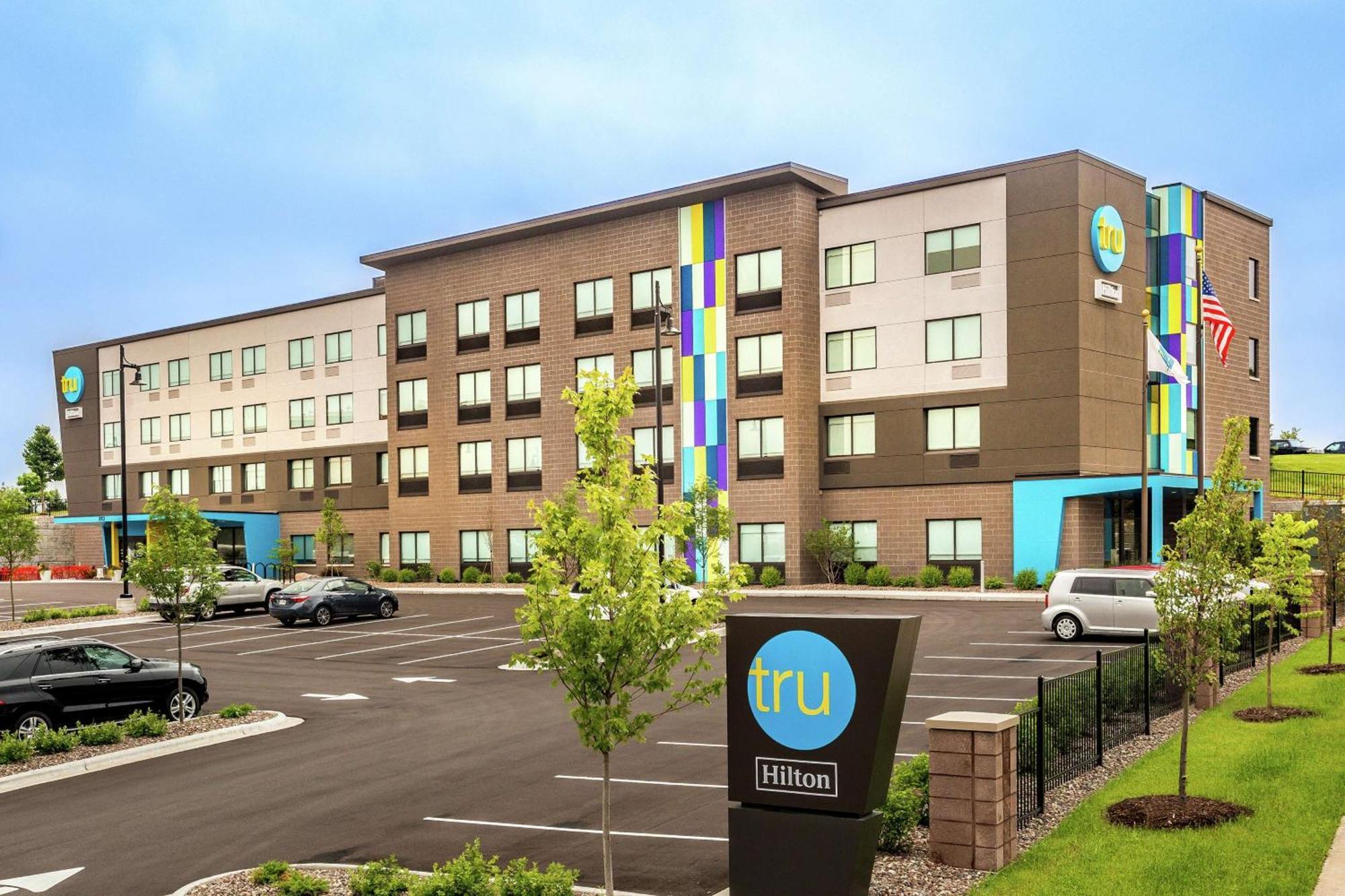 Tru By Hilton Madison West Hotel Exterior photo